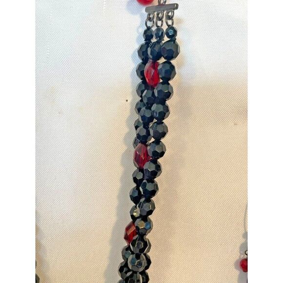 Beaded Black red Necklace and earrings set - Picture 4 of 7